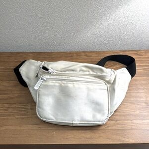 Retro white fanny pack